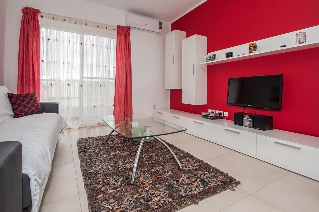 The Waves Apartment Marsaxlokk Oda fotoğraf