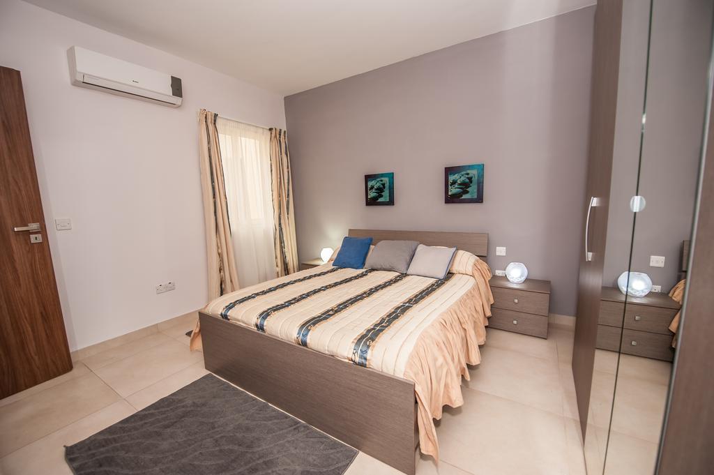 The Waves Apartment Marsaxlokk Oda fotoğraf