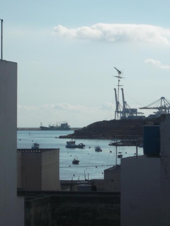 The Waves Apartment Marsaxlokk Oda fotoğraf